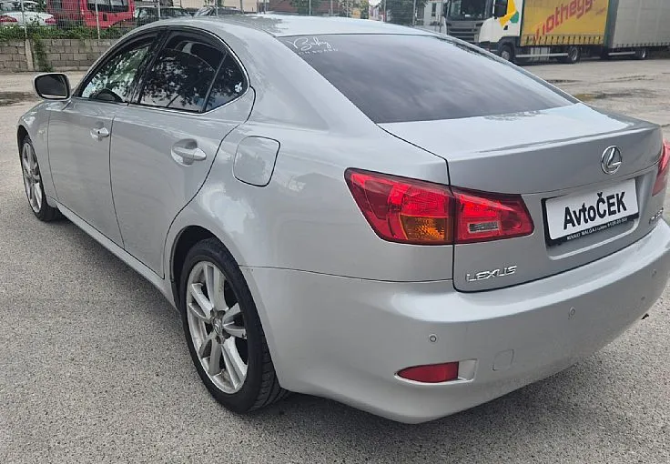 Zunanja slika - Lexus IS - 220d + BREZ POLOGA + XENON + 2XPDC - 7