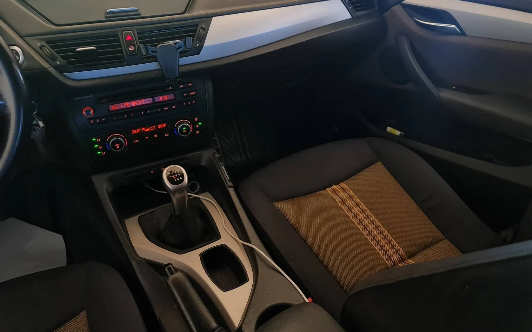 Notranja slika - BMW serija X1: - X1 xDrive18d•Brez pologa na obroke - 11