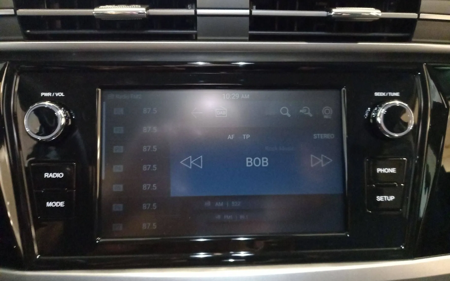 Notranja slika - SsangYong Korando - 1.5 T-GDi Exclusive 4WD AT - 15