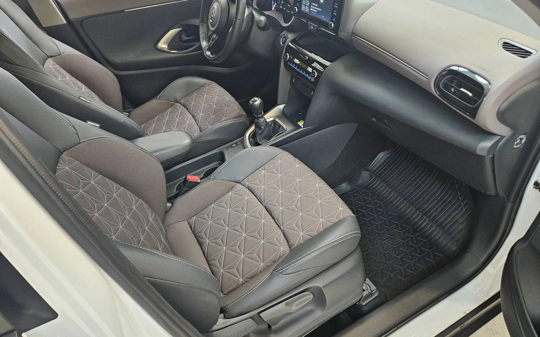 Notranja slika - Toyota Yaris Cross - 1.5 VVT-iE Elegant... - 8