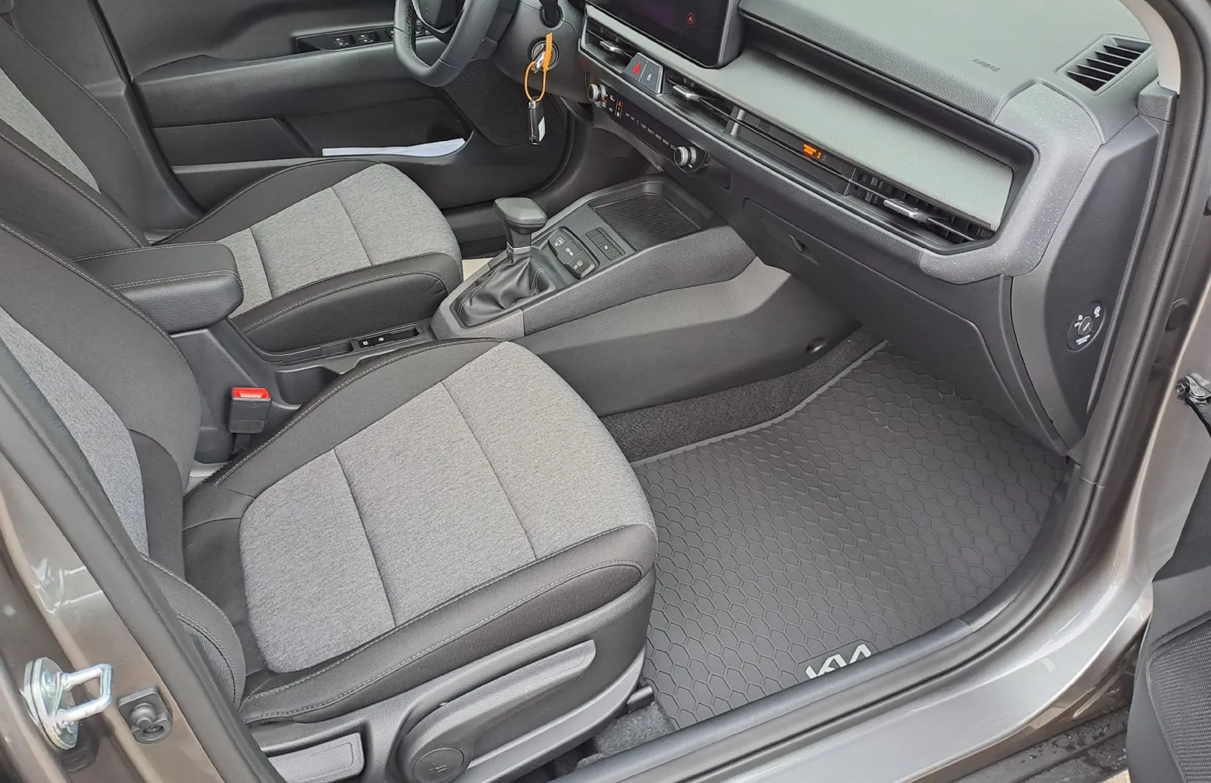 Zunanja slika - KIA Stonic - 1.0 T-GDi 73.6 kW  100 KM  EX Pulse DCT - 6