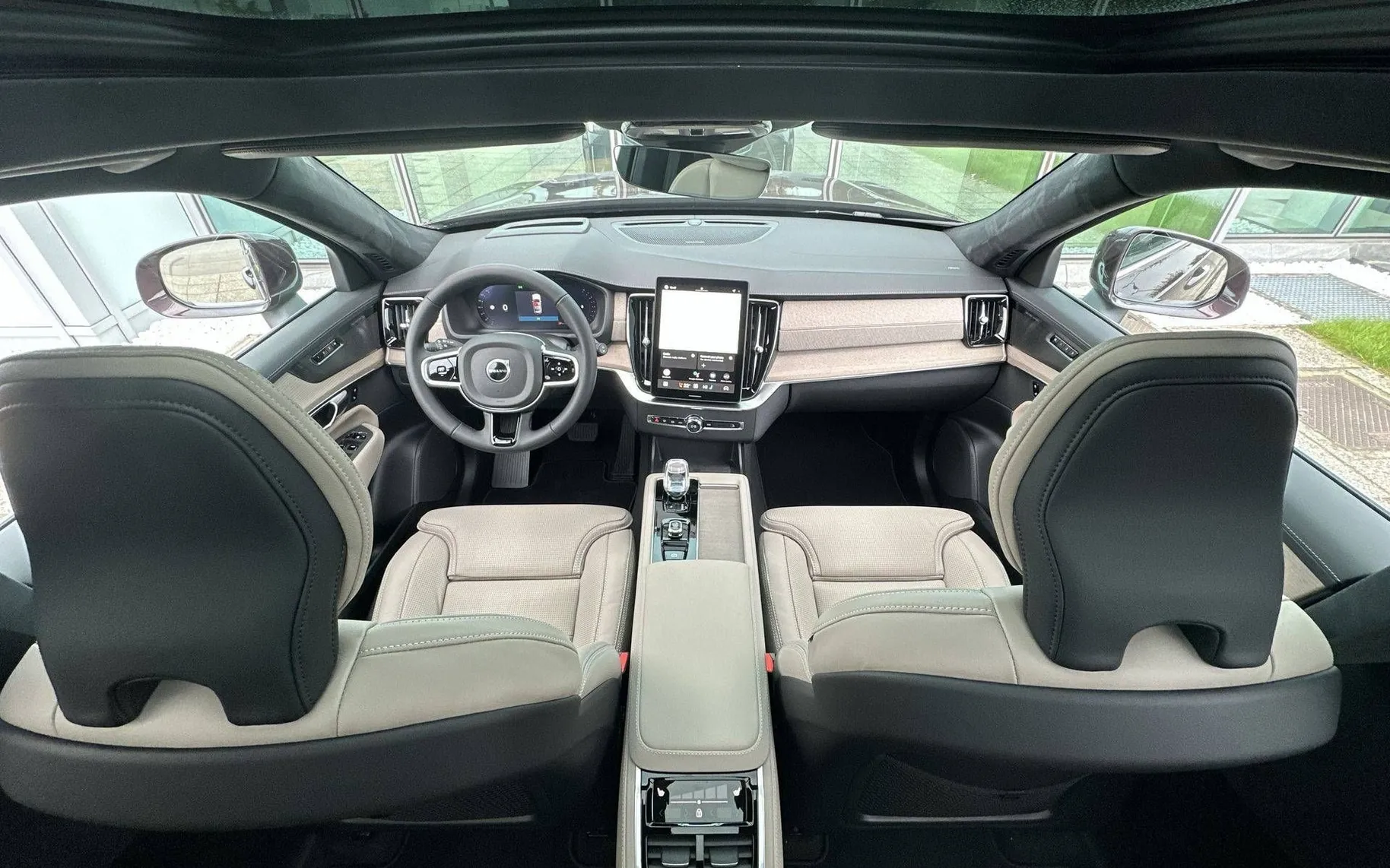 Notranja slika - Volvo XC90 - B5 P Ultra Bright 7s AT AWD 3 leta gar. + 3 ser - 20