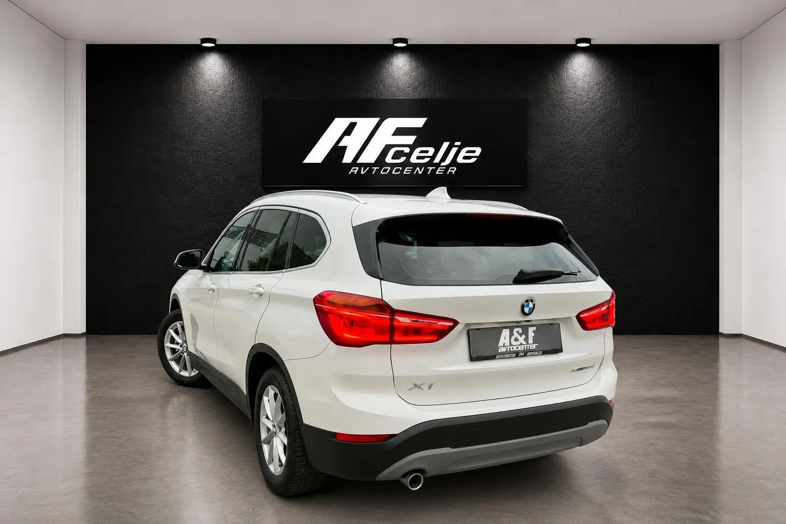 Notranja slika - BMW serija X1: - sDrive16d-AUT-FUL LED-SPORT-LIZING ZA TUJCE- - 7