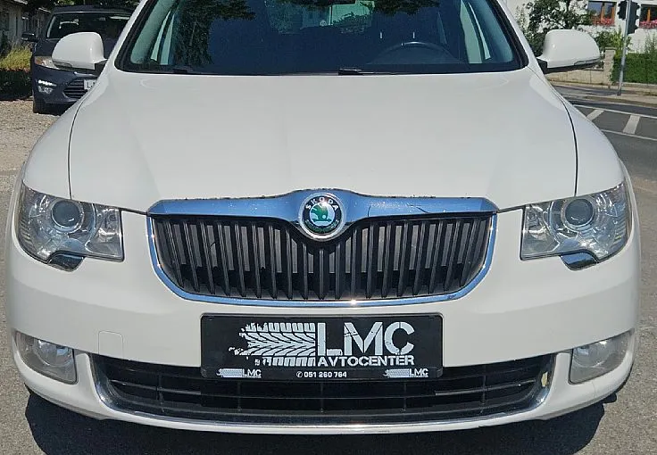 Zunanja slika - Škoda Superb - Combi 2.0 TDI 140ks °2-LASTNIK°  °TEMPOMAT° °PDC° - 2