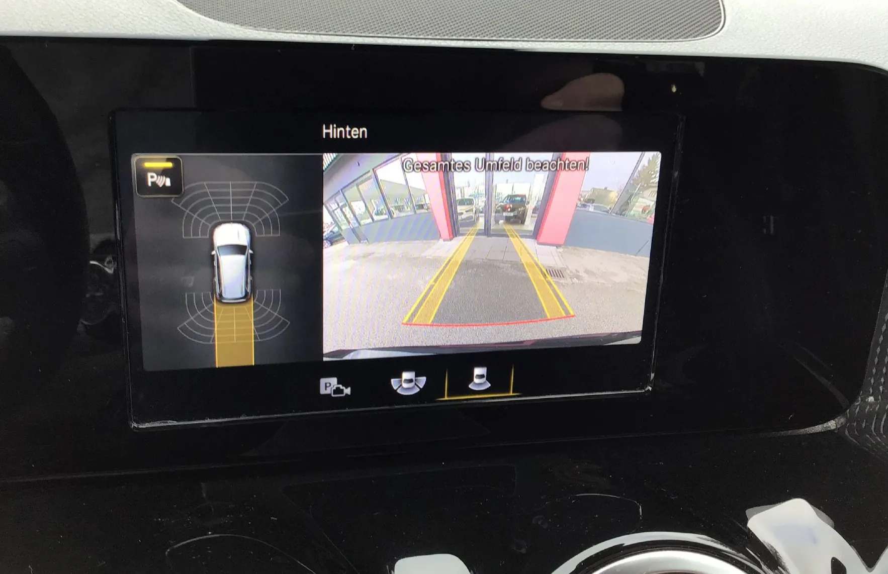 Zunanja slika - Mercedes-Benz GLB-Razred - GLB 180 d URBAN PAKET-NOČNI PAKET-KAMERA-NAVI - 10