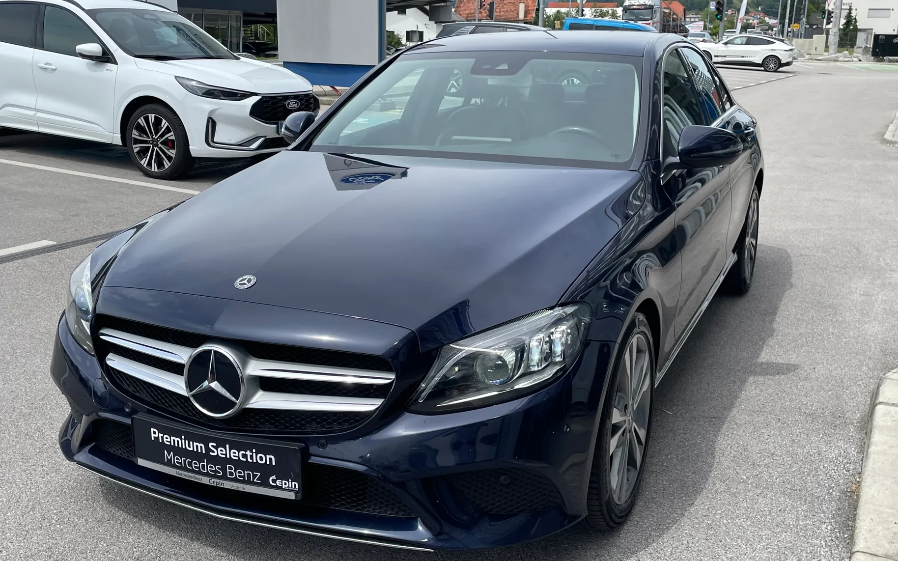 Zunanja slika - Mercedes-Benz C-Razred - 220d-AUT-AVANTGARDE-MULTIBEAM-NAVI-SLO-PREMIUM - 4