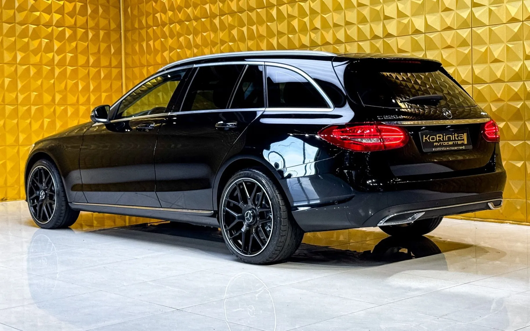 Notranja slika - Mercedes-Benz C-Razred - C220d AUT-LCI-4MATIC-KAMERA-KLJUKA-GRETJE-NAVI - 7