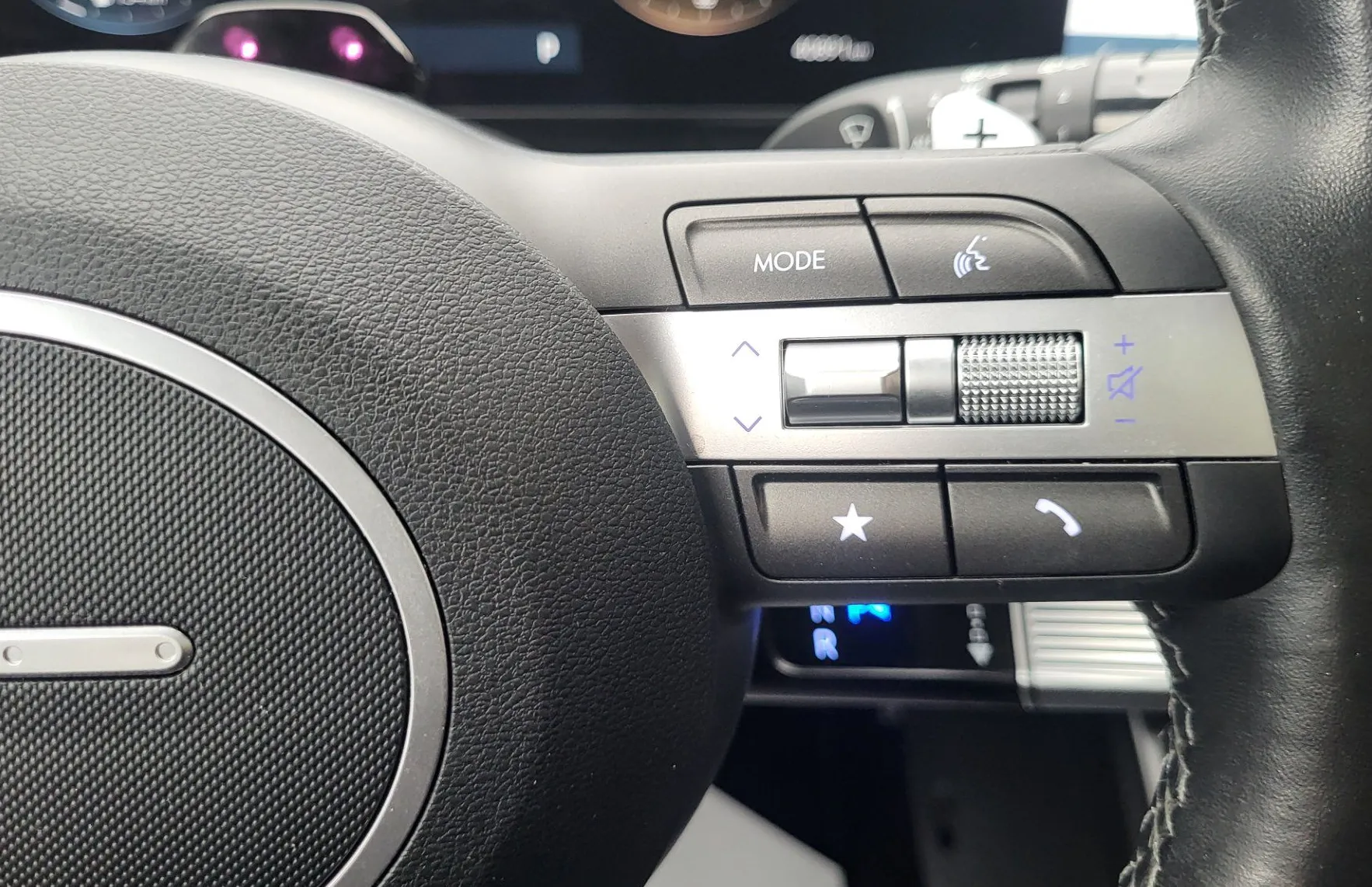 Zunanja slika - Hyundai Kona - 1.6 T-GDI Premium AUT-slo-1last-tov.garan-navi-alu - 13