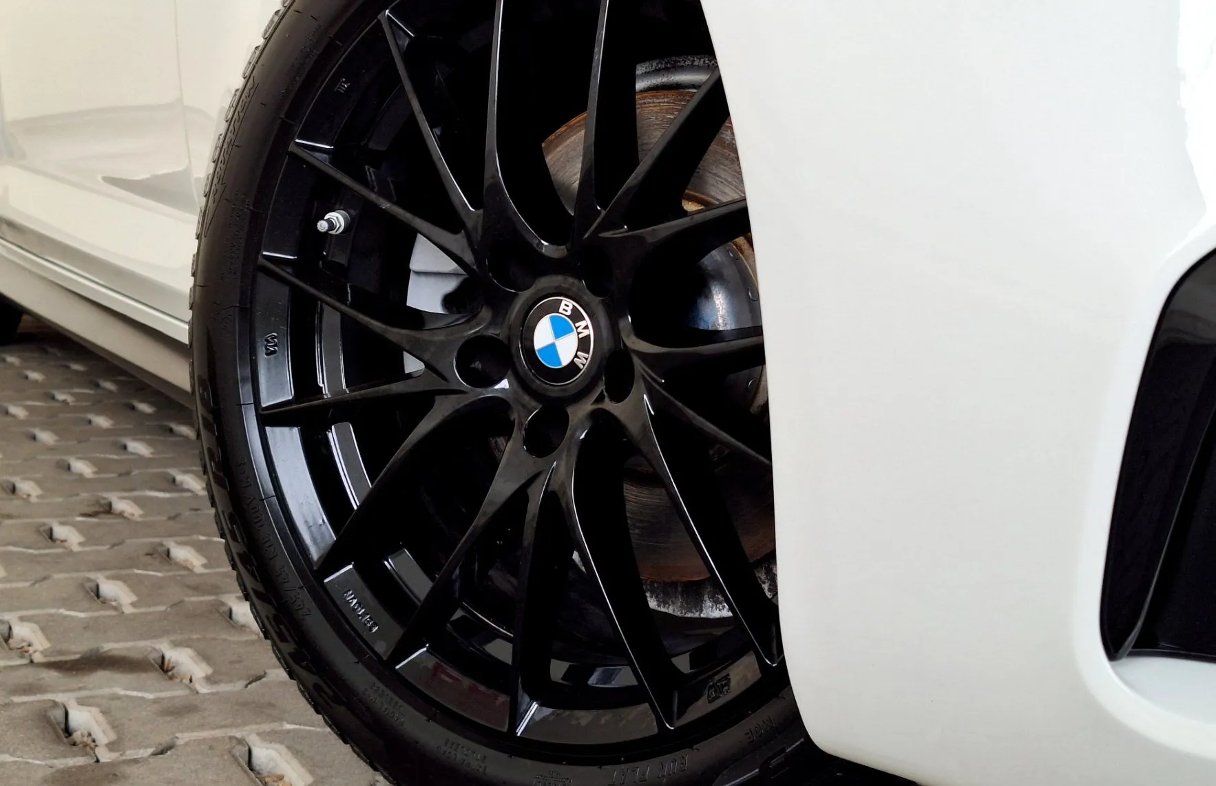 Zunanja slika - BMW Serija 5 - : 520d M-Performance•PANO•AMBIENT•ADAPTIVE LED• - 9