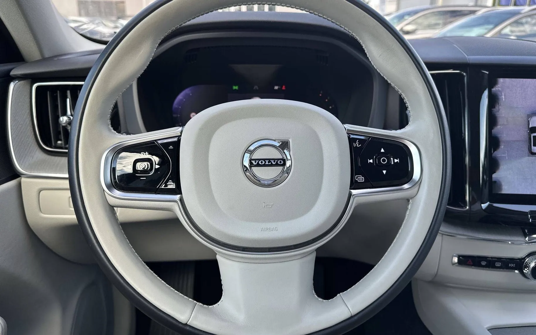 Notranja slika - Volvo XC60 - B4D AWD Plus Bright Avt. - 14