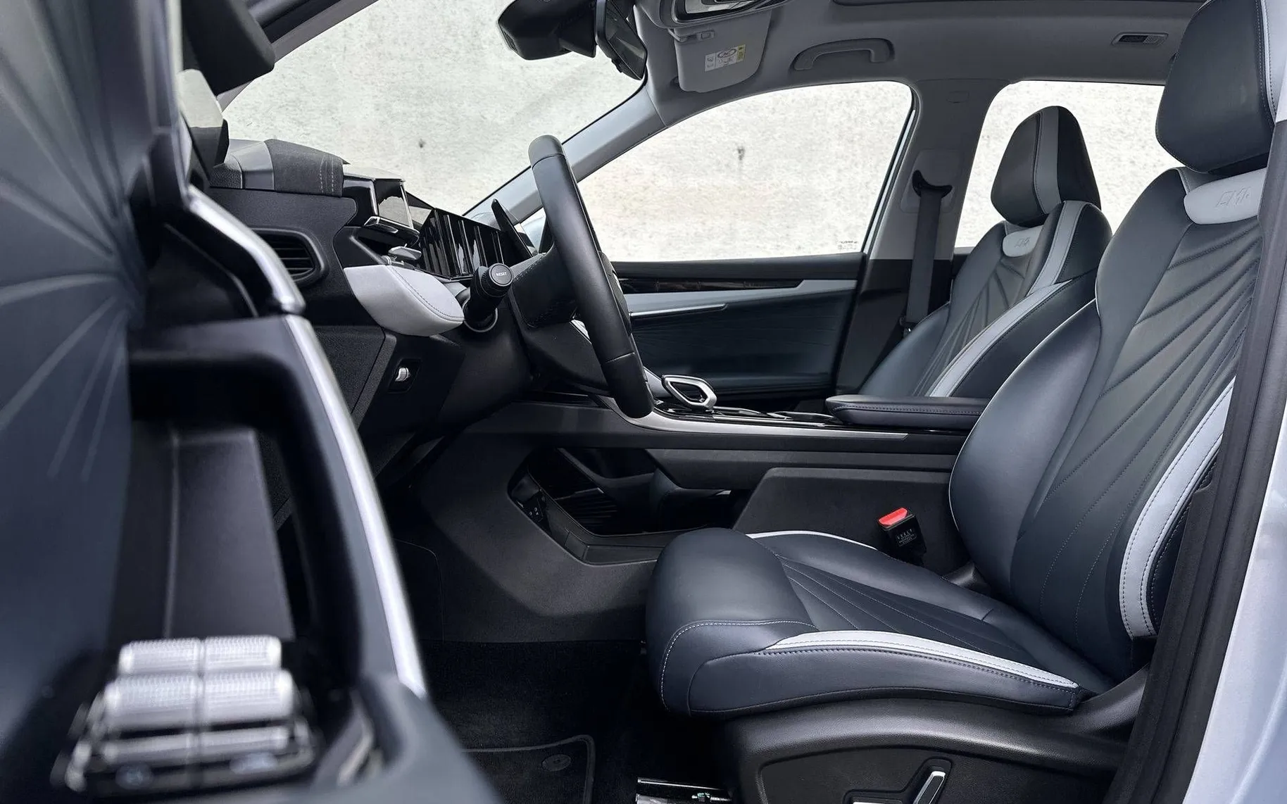 Notranja slika - Geely StarRay - 1.5 TGDi GK DCT - 10