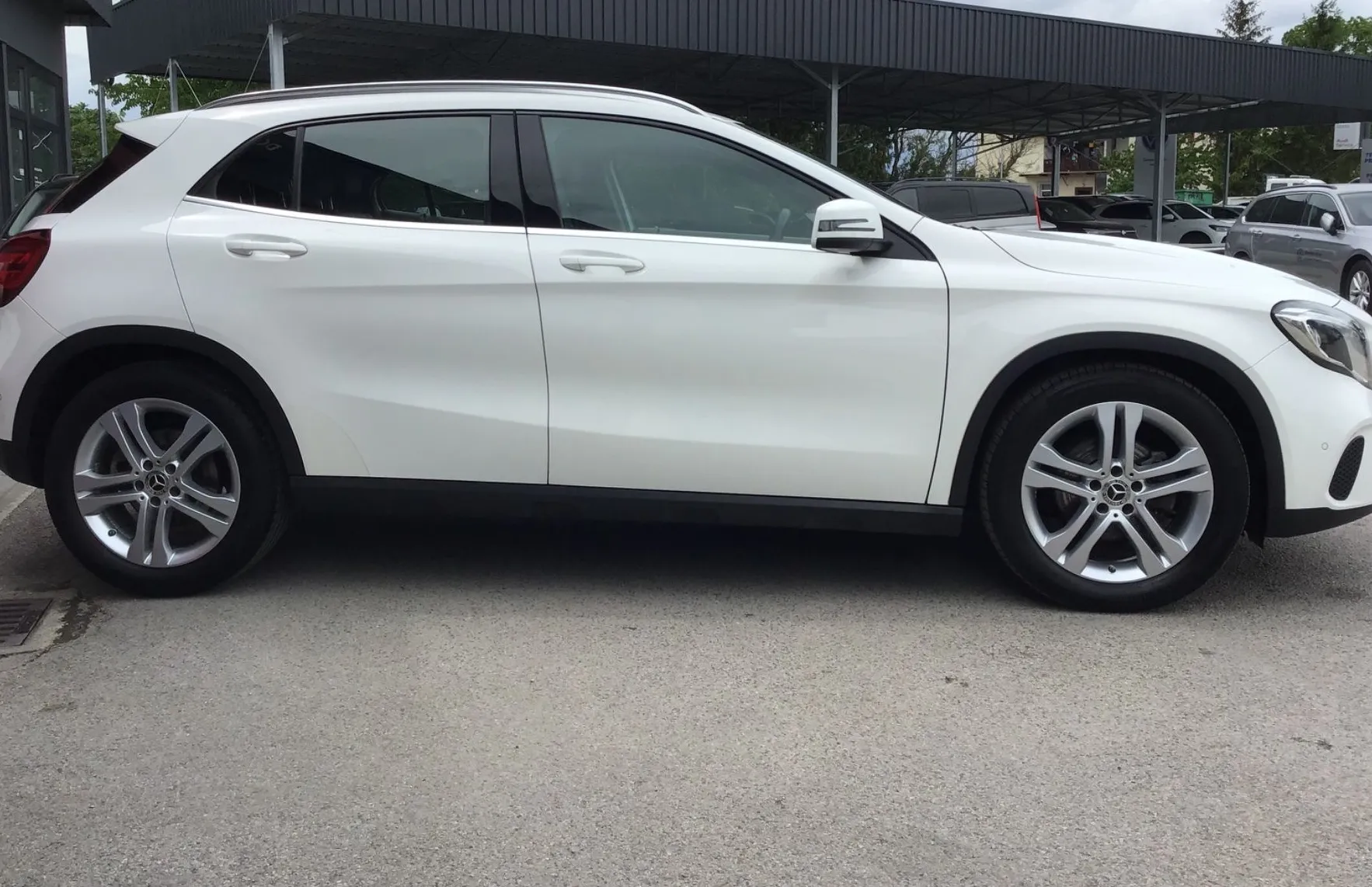Zunanja slika - Mercedes-Benz GLA-Razred - GLA 180 Urban Avt. - 4
