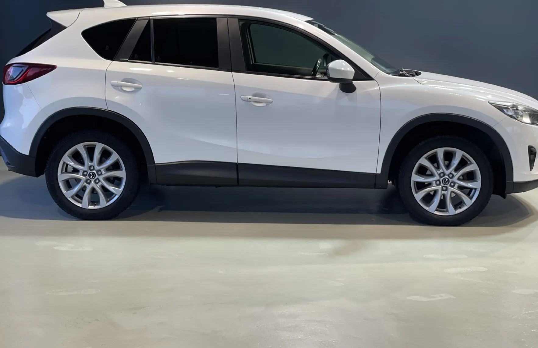Zunanja slika - Mazda CX-5 - KEYLESS-NAVI-4X4-MEMORY-USNJE-GRETJE-BOSE-ALU-LED - 4