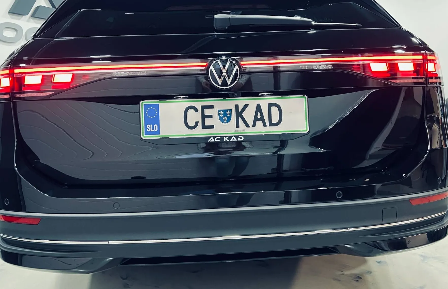Zunanja slika - VW Passat - Variant 2.0 TDI  Elegance avt.-360 KAM-GRET SED-VOLANA-A - 6