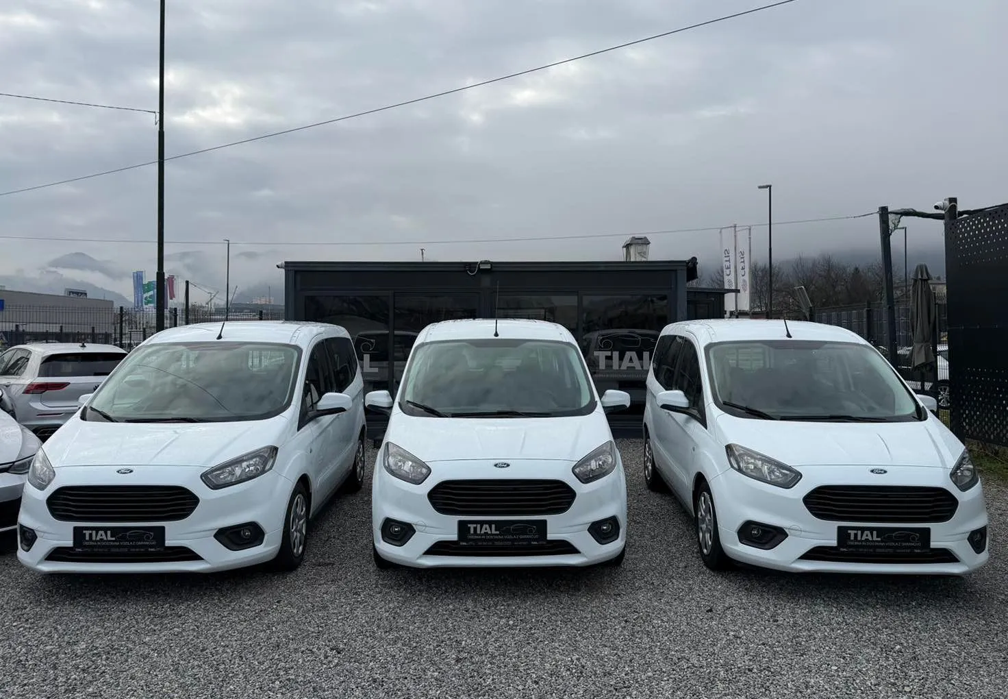 Zunanja slika - Ford Tourneo - Courier 1.5 TDCI 2X DRSNA-KLIMA-VEC VOZIL-6PRESTAV-SLO - 2