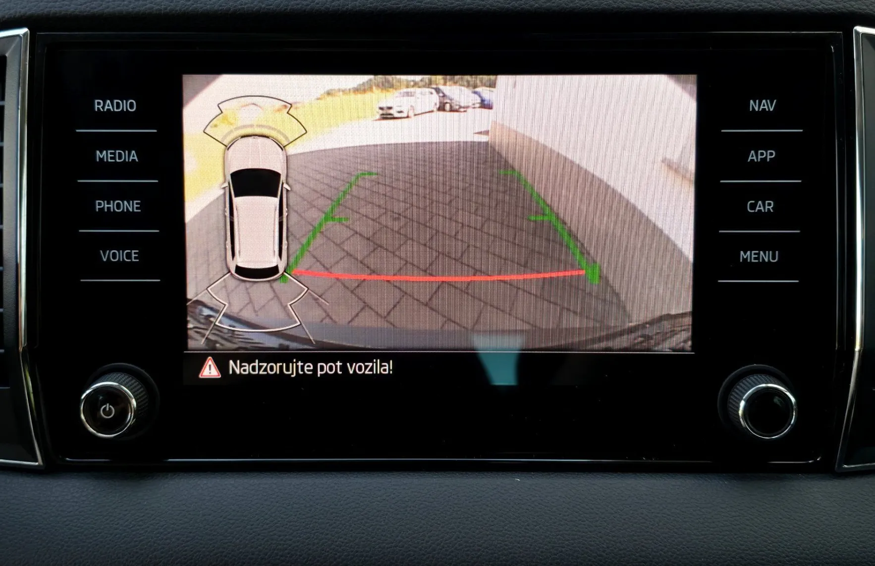 Zunanja slika - Škoda Karoq - 1.5TSI DSG Ambition •ACC•KAMERA•LANE•KEYLESS•17C• - 17