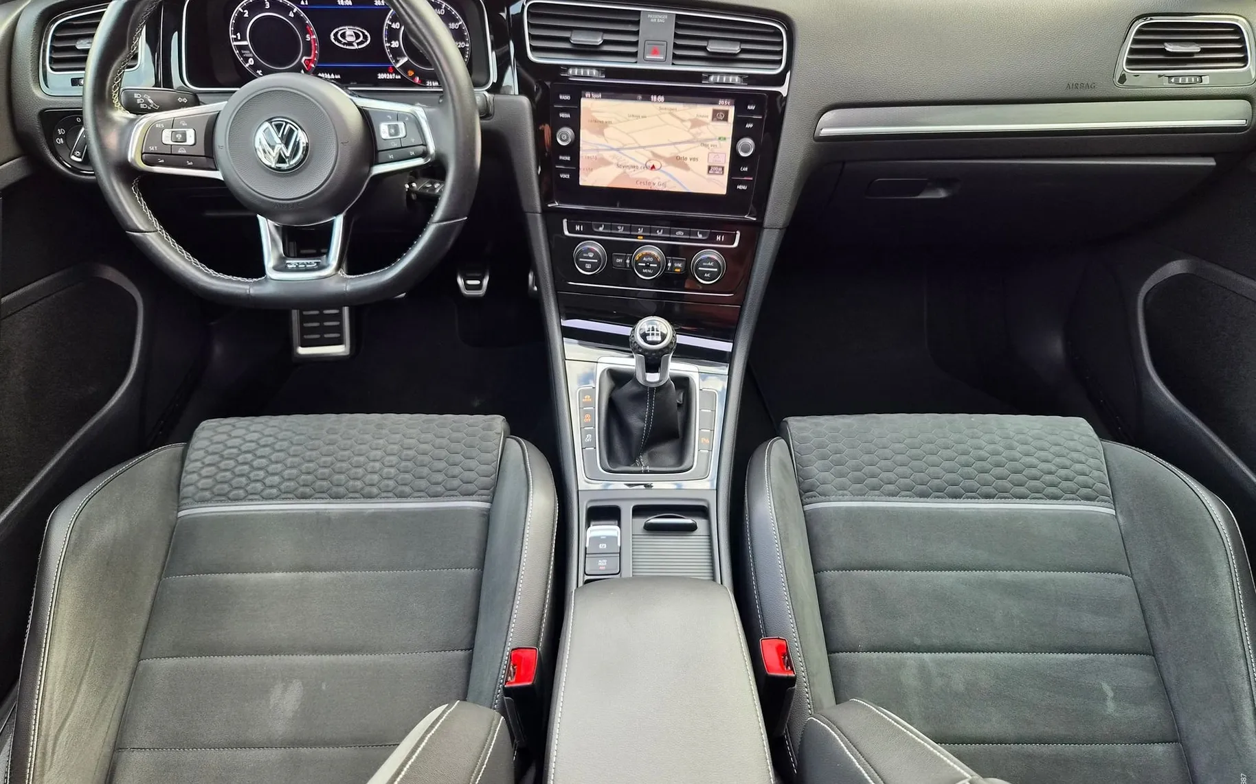 Zunanja slika - VW Golf - 2.0GTD-VIRTUAL-PANORAMA-ACC-SPORT MODE-18COL-2XP.. - 6