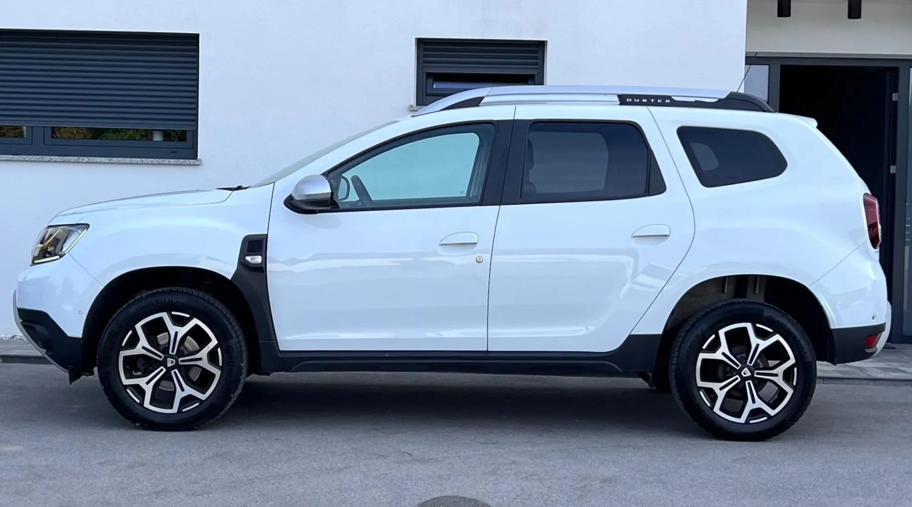 Notranja slika - Dacia Duster - 1.0 Tce 1.LASTNIK+SLO+NAVI+TEMP+KAMERA - 8