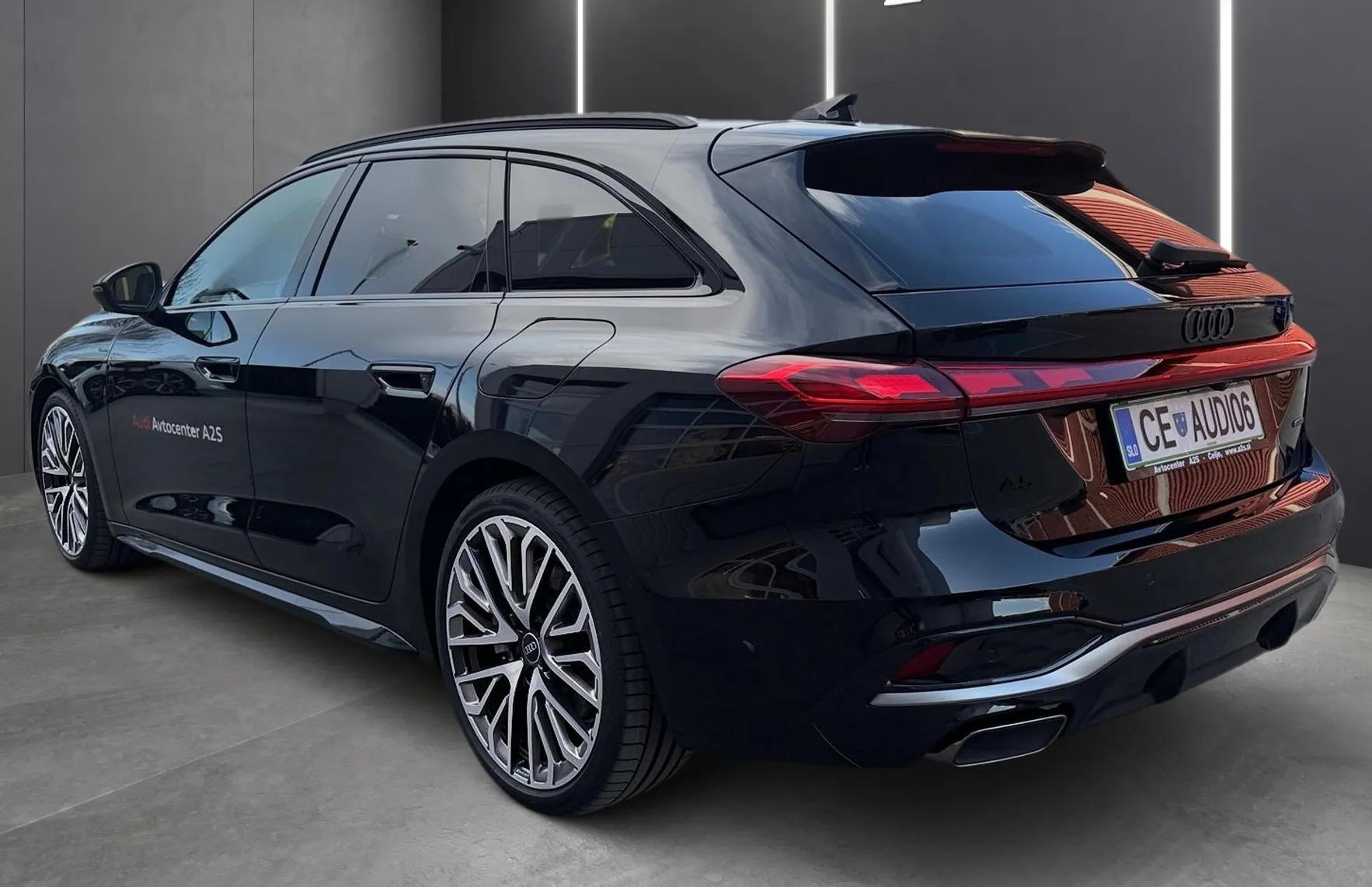 Zunanja slika - Audi A5 - Avant e-hybrid quattro 220 kW S tron.Business - 4