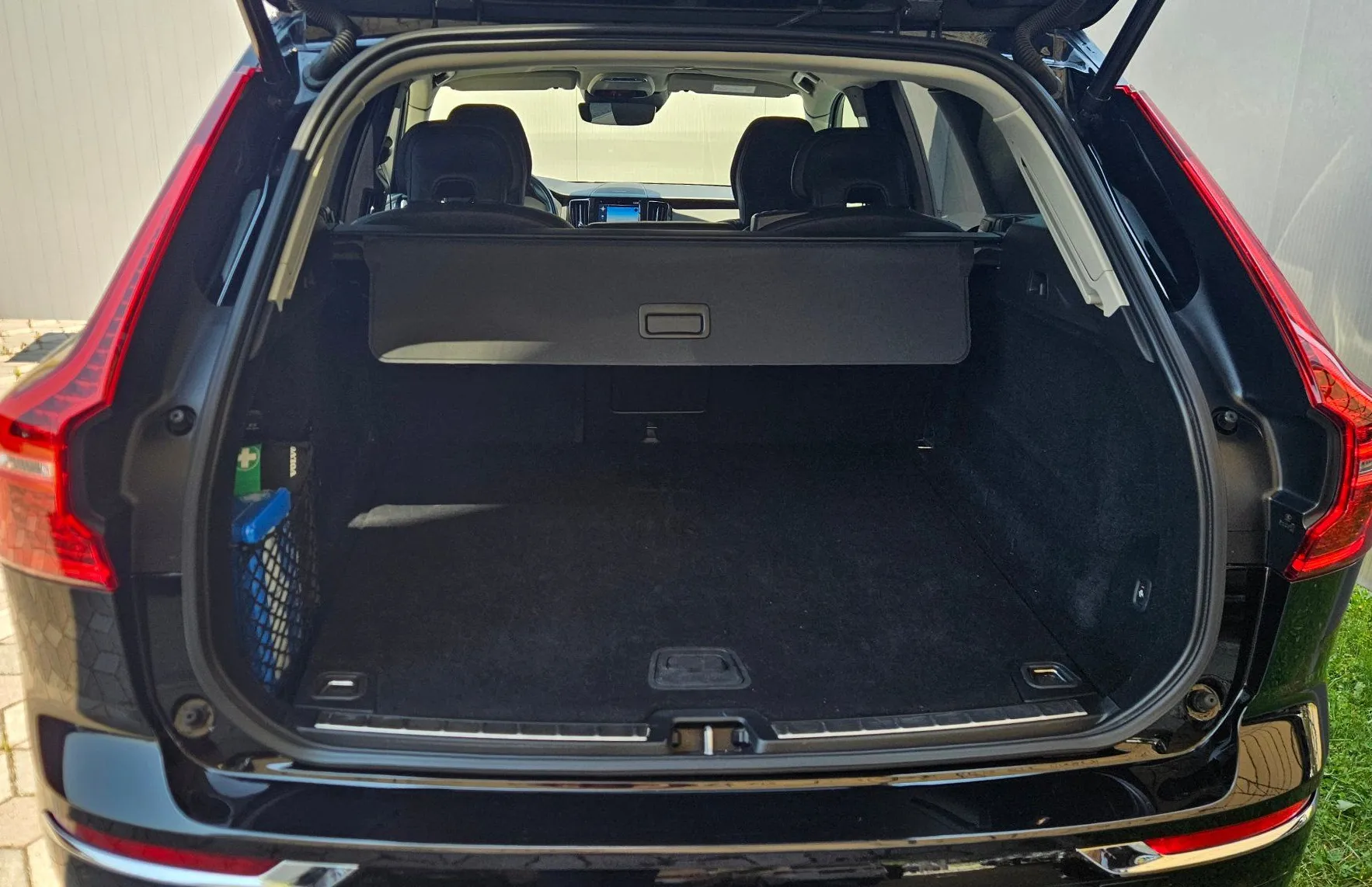 Zunanja slika - Volvo XC60 - B4D AWD Inscription Luxe Avt.+22 COL+2x Memory - 16