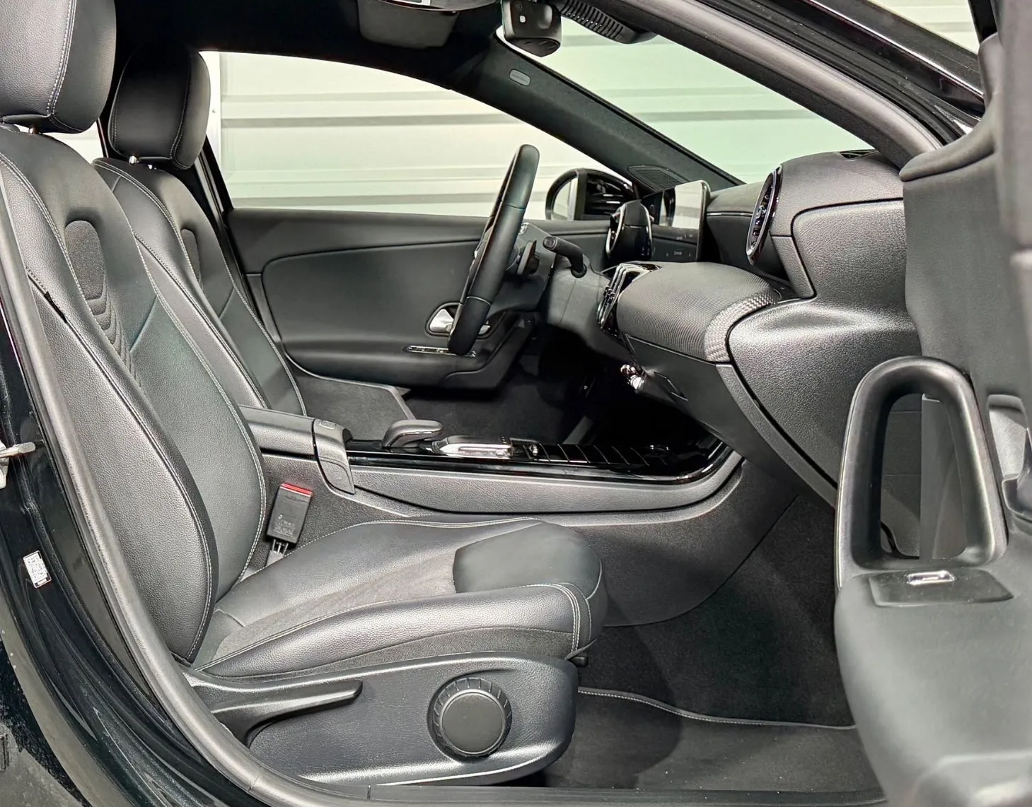 Zunanja slika - Mercedes-Benz A-Razred - LIMUZINA - AKTIVNI TEMP. - KAMERA - NAVI - LED ... - 12