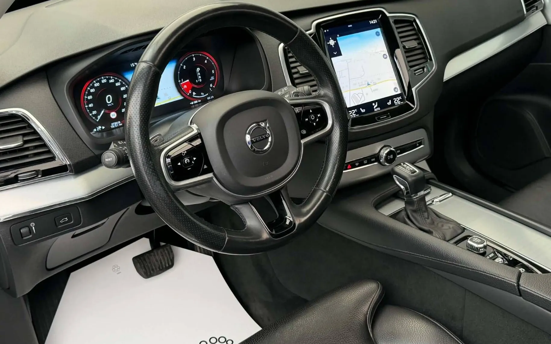 Notranja slika - Volvo XC90 - D5 4X4•AUT•SPORT•PANO•FUL LED•KAMERA•VIRTUAL•ACC•. - 8