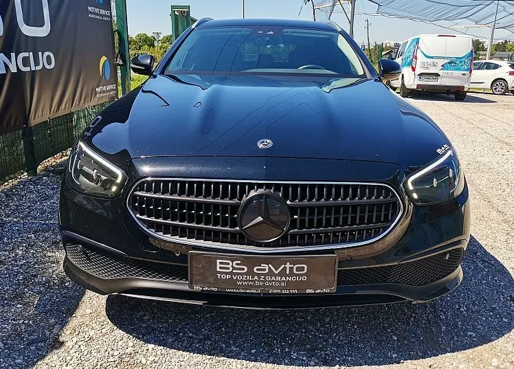 Zunanja slika - Mercedes-Benz E-Razred - E 220 d 4MATIC MODEL 2021 VIRTUAL-MATRIX-KLJUKA - 2