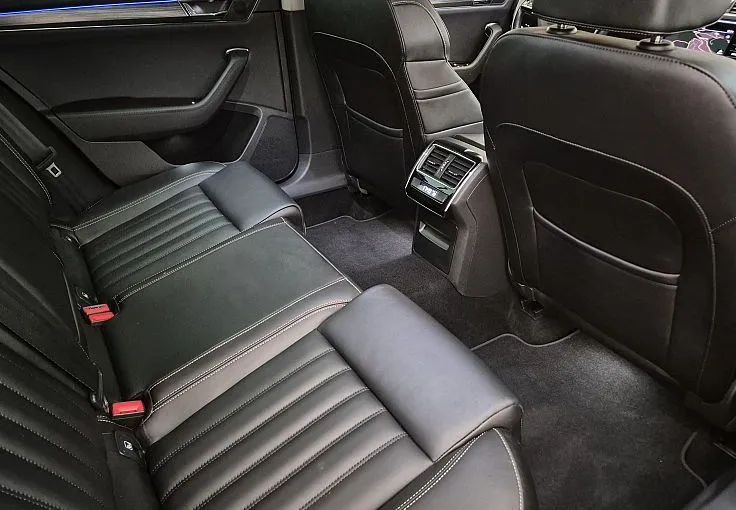 Zunanja slika - Škoda Superb - Combi 2.0 TDI L K DSG ACC-USNJE-MATRIX-VIRTUAL - 12