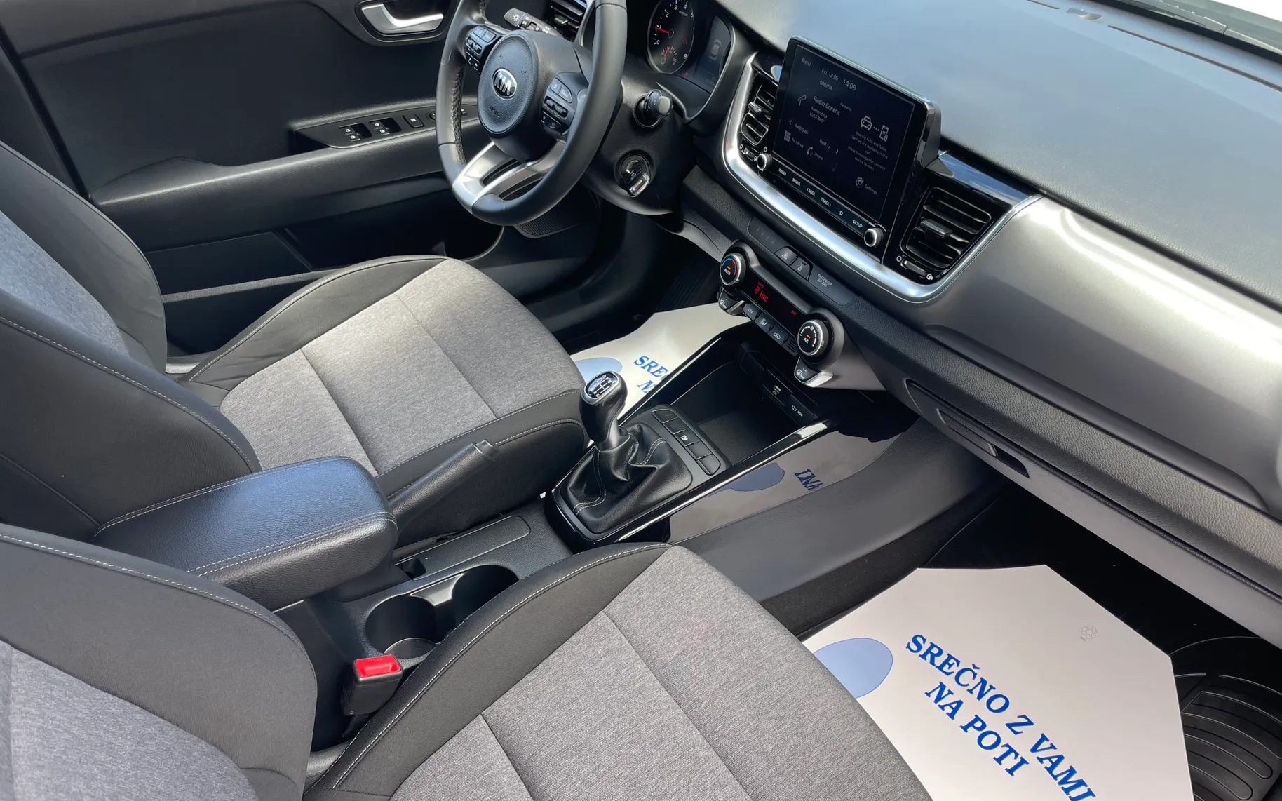 Notranja slika - KIA Stonic - 1,0 T-GDi LX Urban ISG - 8