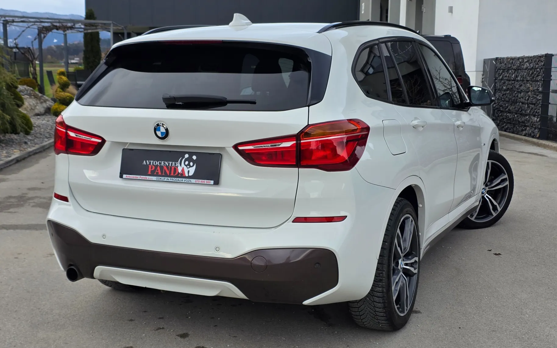 Zunanja slika - BMW X1 - xDrive18d - 4