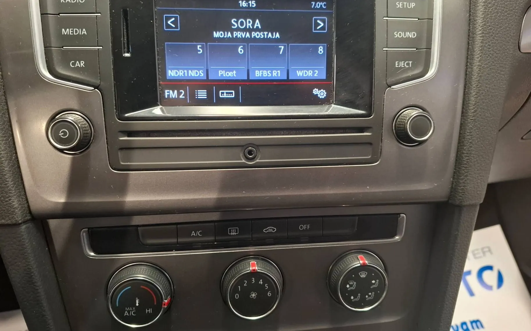 Notranja slika - Volkswagen Golf - 1.6 TDI KREDIT BREZ POLOGA-1LASTNIK-KOT NOV... - 12
