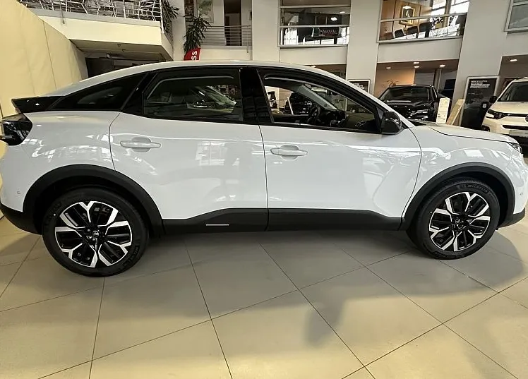 Zunanja slika - Citroën C4 - Hybrid145 S S eDCT6 Business - 3