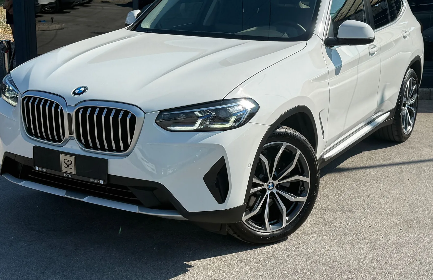 Zunanja slika - BMW X3 - serija : xDrive20d Avt. LAS3R-KAM-NAVI-KEYLESS-USNJE-3ConKl - 1