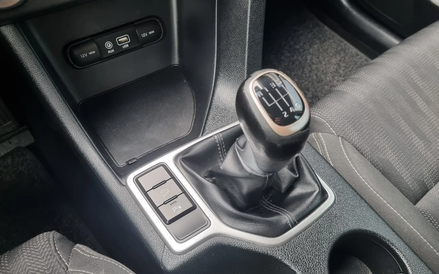 Zunanja slika - KIA Sportage - 1.7 - SLOVENSKI - 2. LASTNIK - POTRJENA SERVISNA - 4
