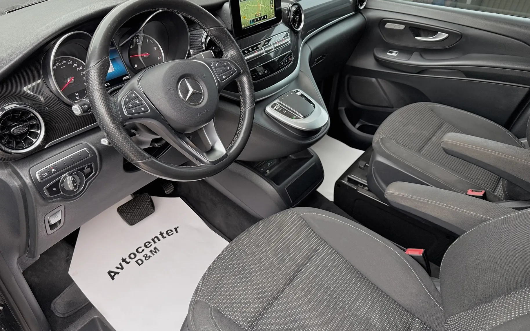 Zunanja slika - Mercedes-Benz V-Razred - V 250 d 4MATIC AVANTGARDE|1.LASTNIK|SLO|PANORAMA - 7