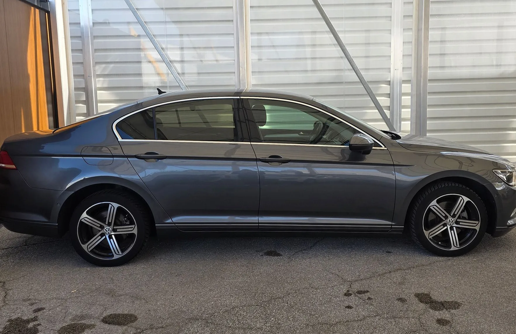 Zunanja slika - VW Passat - 1.6 TDI - DSG - KAMERA - TEMPOMAT - GL. SERVIS - 5
