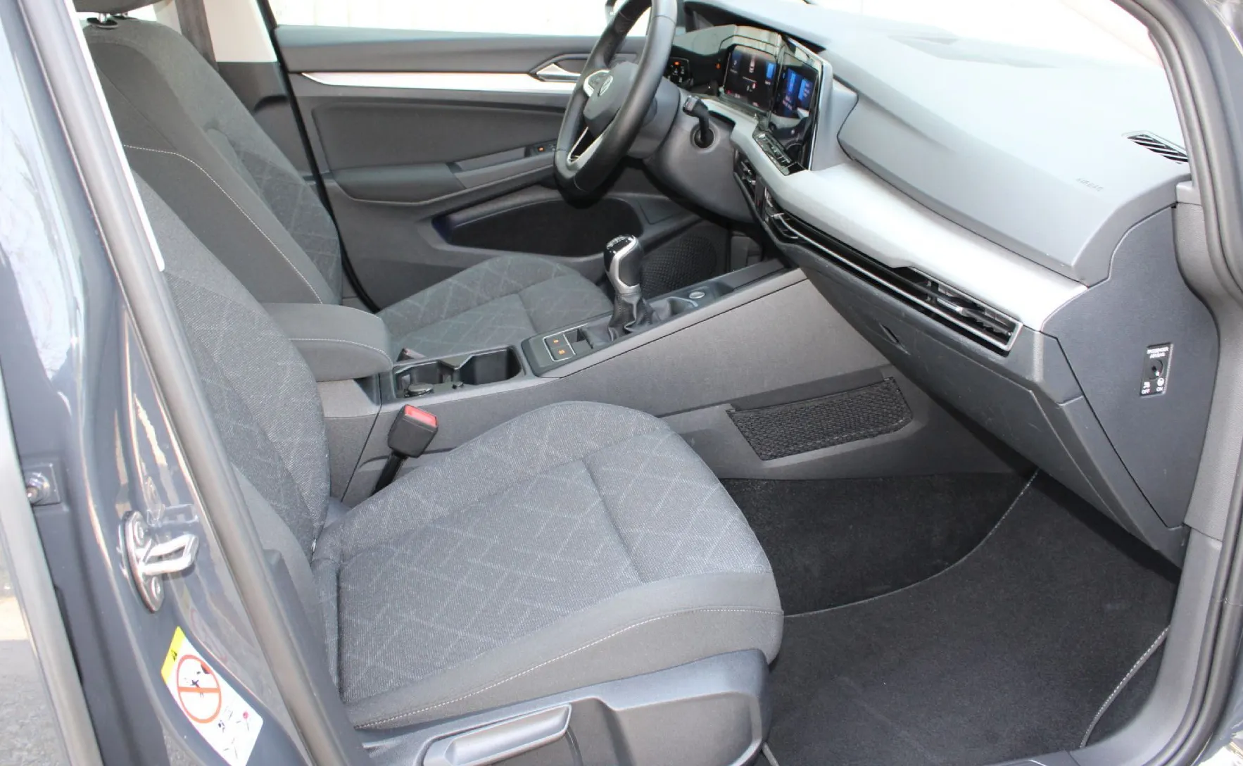 Zunanja slika - Volkswagen Golf - 2.0 TDI BUSINESS 85  115  LED NAVI ALU PDC KAMERA - 15