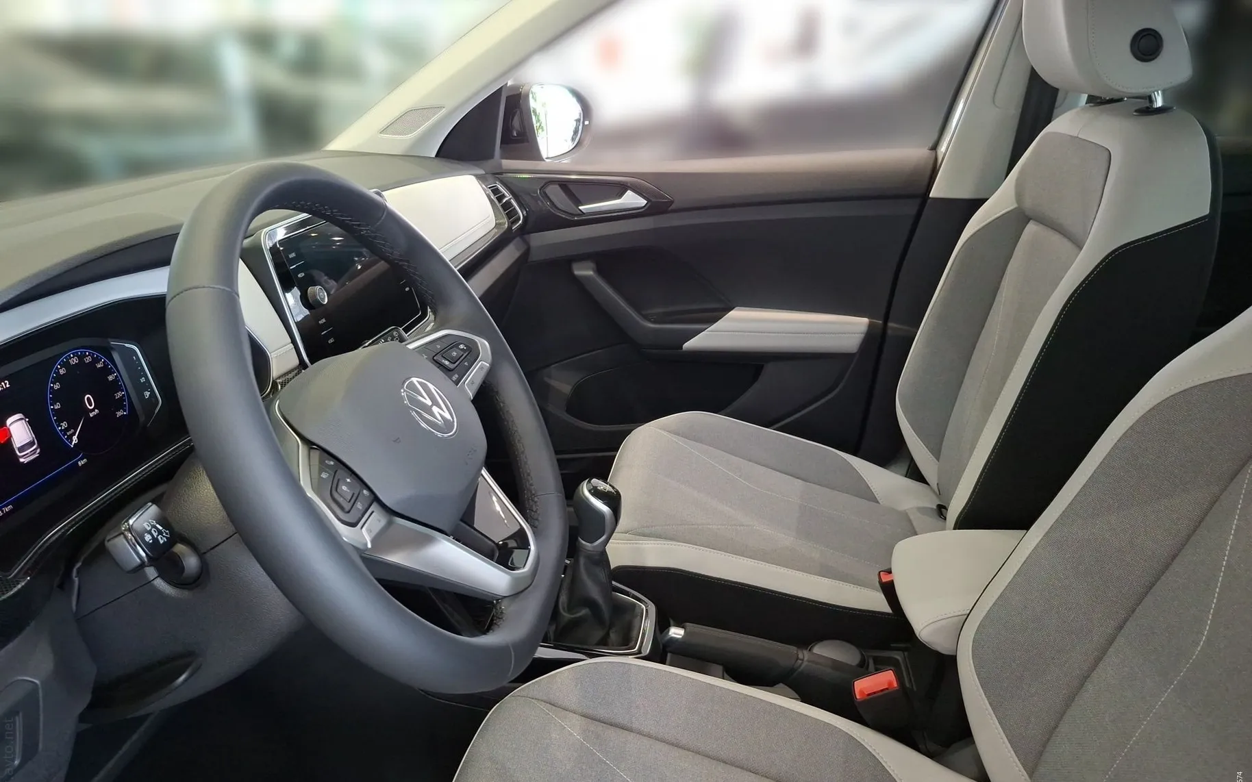 Notranja slika - Volkswagen T-Cross - 1.0 TSI Style 115... - 7