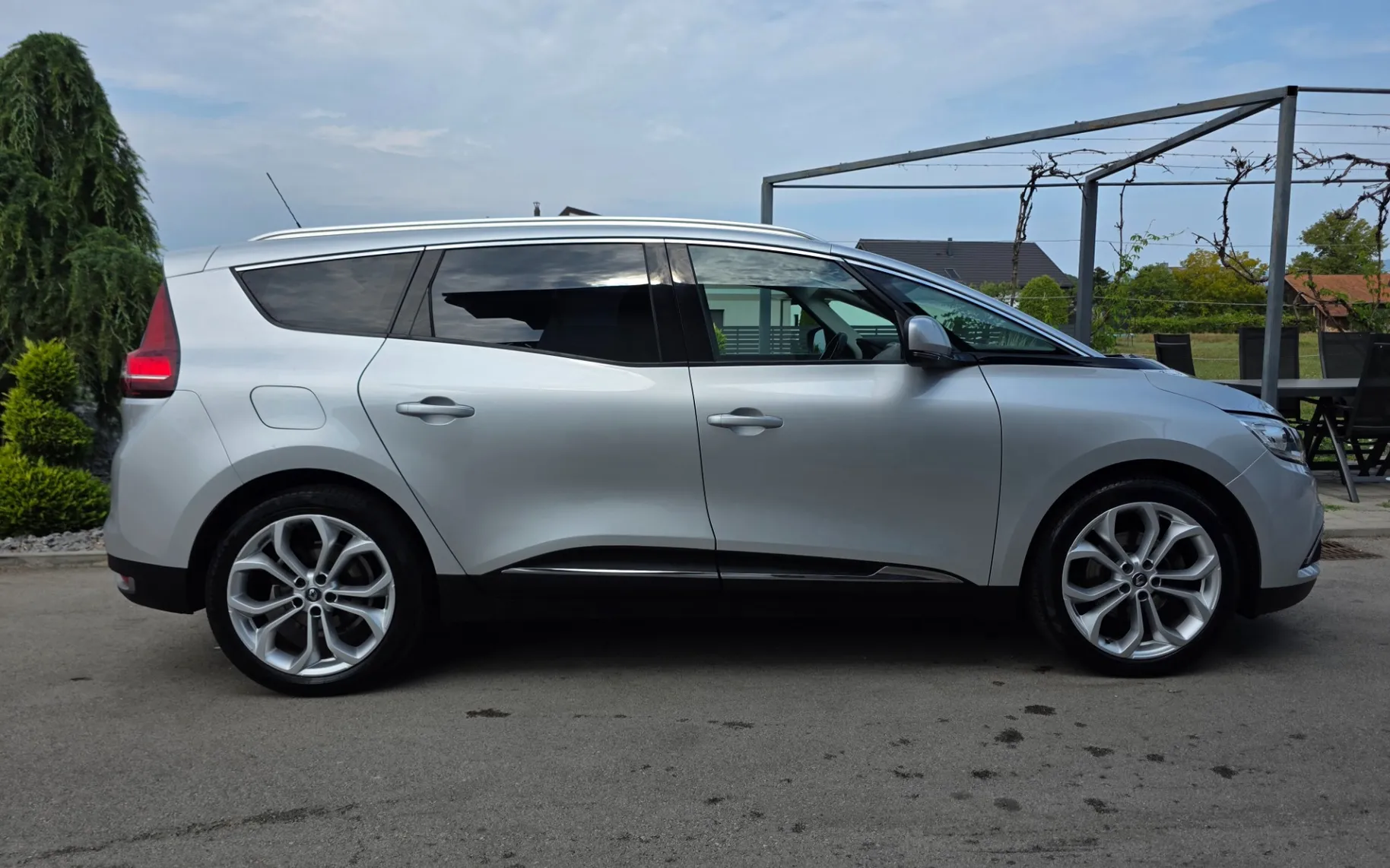 Zunanja slika - Renault Scénic - Grand  dCi 110 Energy Zen - 5