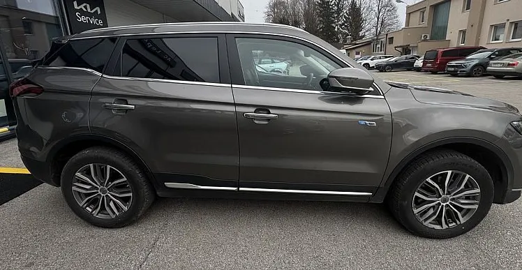 Zunanja slika - Geely Atlas Pro - 4x4  Flagship + KLJUKA + GUME - 4