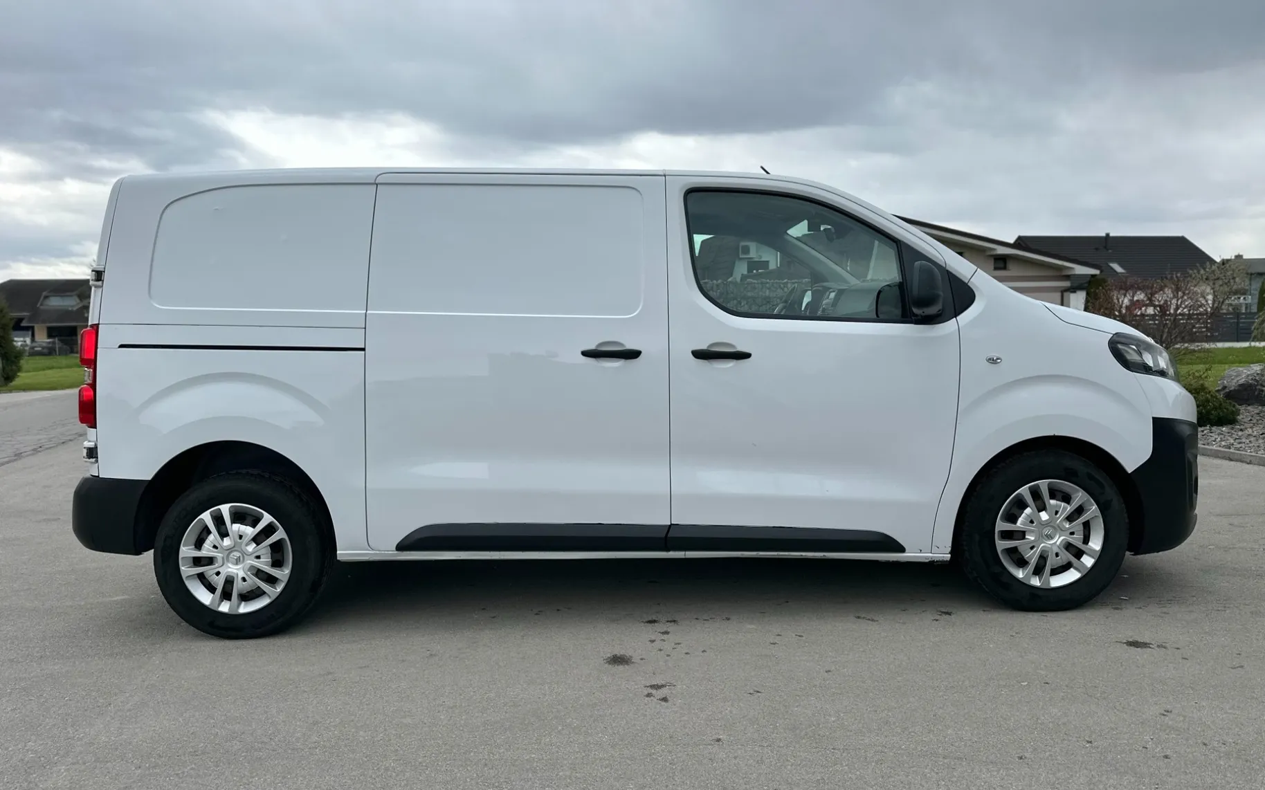 Zunanja slika - Citroën Jumpy - 2.0 HDI L2 - 5