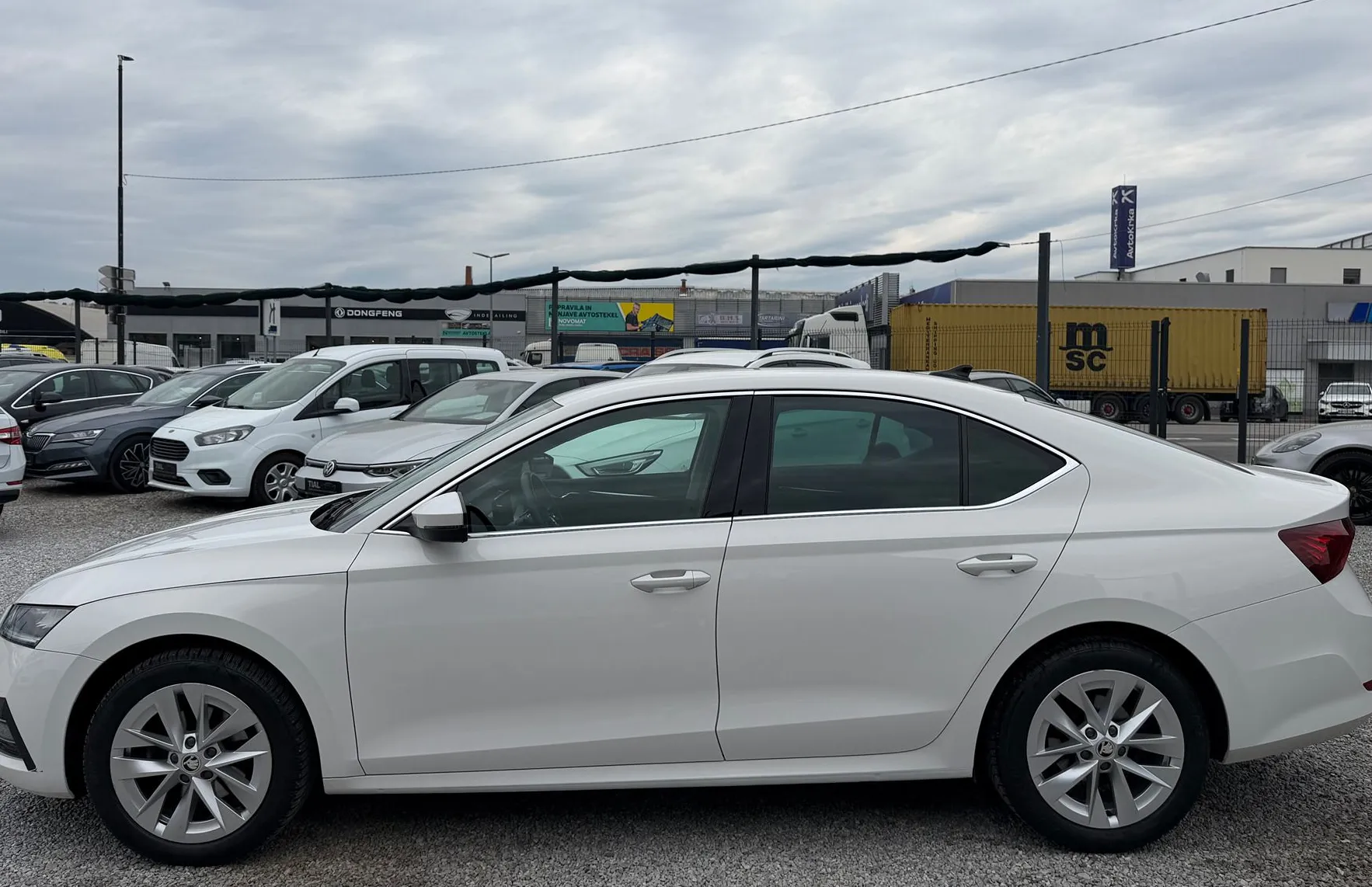 Zunanja slika - Škoda Octavia - 2.0 TDI CRYSTAL LED-LIMO.-NAVI-VIRTUAL-ACC-KAMERA- - 4