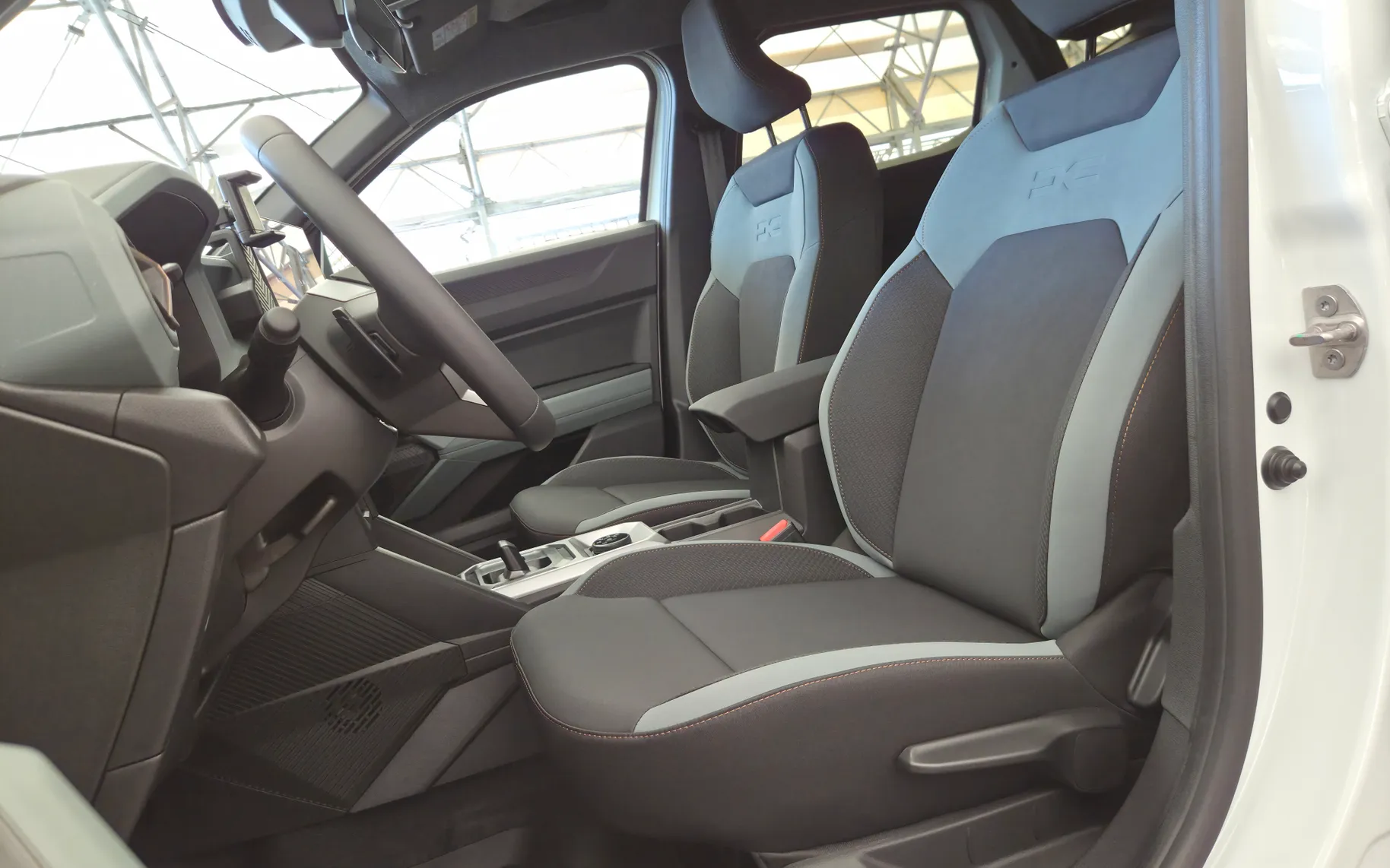 Zunanja slika - Dacia Duster - Extreme 4x4 Hybrid-G150+BON zimske gume - 12