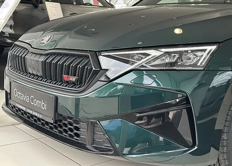 Zunanja slika - Škoda Octavia - RS 2.0 TSI DSG - 2