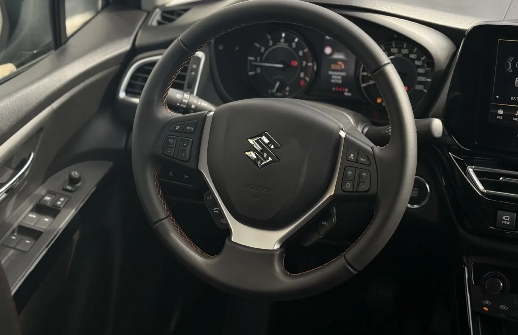 Zunanja slika - Suzuki S-Cross - 1.4 Boosterjet AllGrip Hibrid SPECIAL EDITION - 13