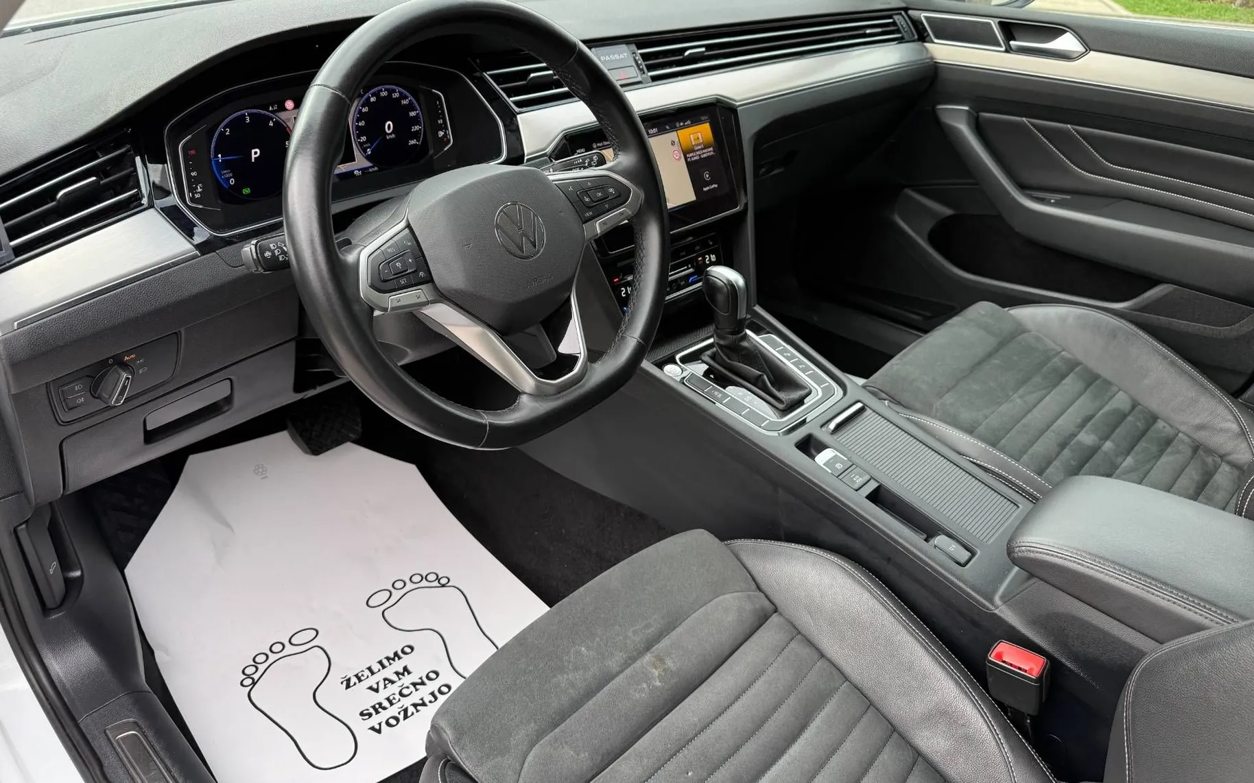 Notranja slika - Volkswagen Passat Variant - 2.0 TDI BMT SCR Elegance DSG-1 LASTNIK-VIRTUAL-LED - 9