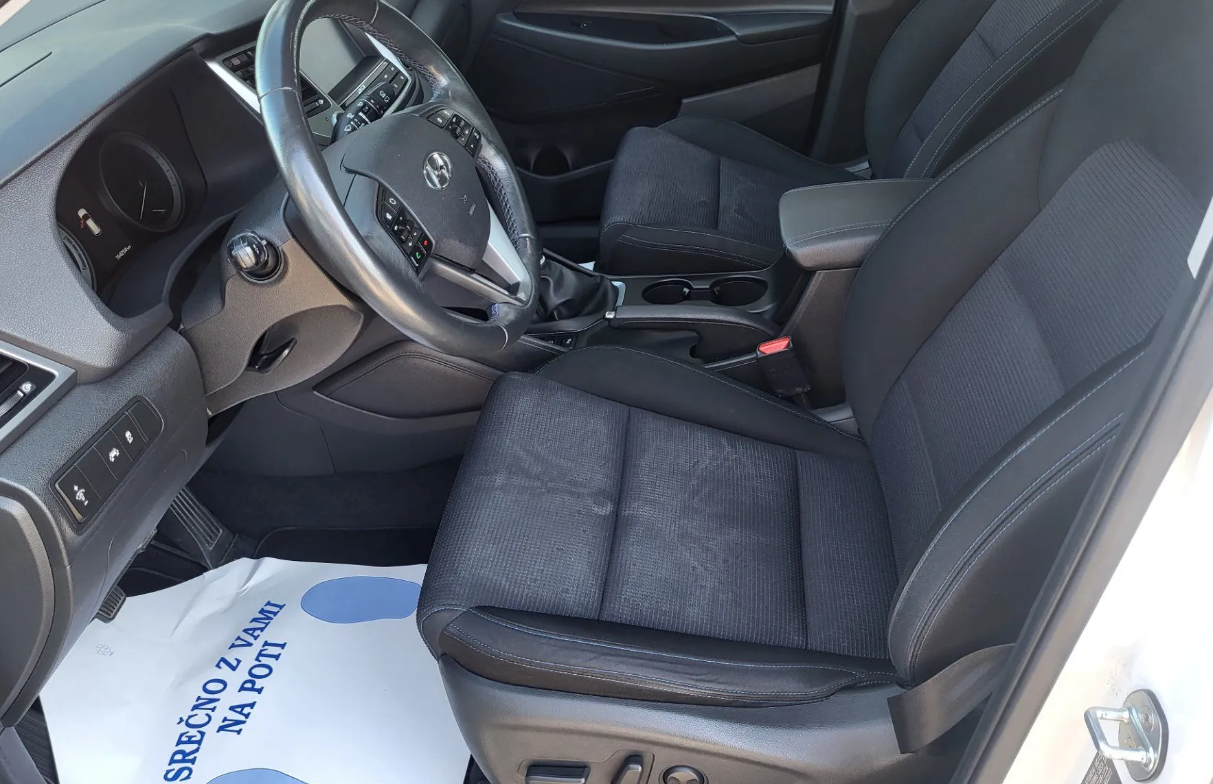 Zunanja slika - Hyundai Tucson - 1.7 CRDi Impression slo-1last-navi-alu-pdc-kamera - 6