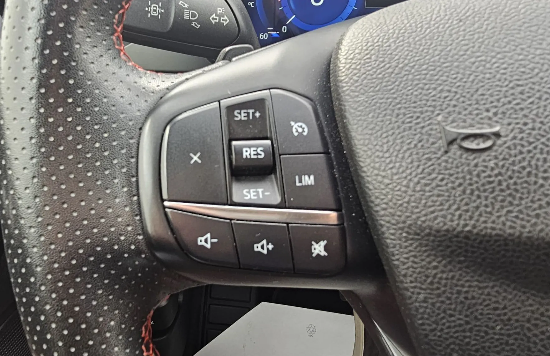 Zunanja slika - Ford Kuga - 2.0 EcoBlue ST-Line X Avt.|alcantara|2xPDC+kamera| - 13