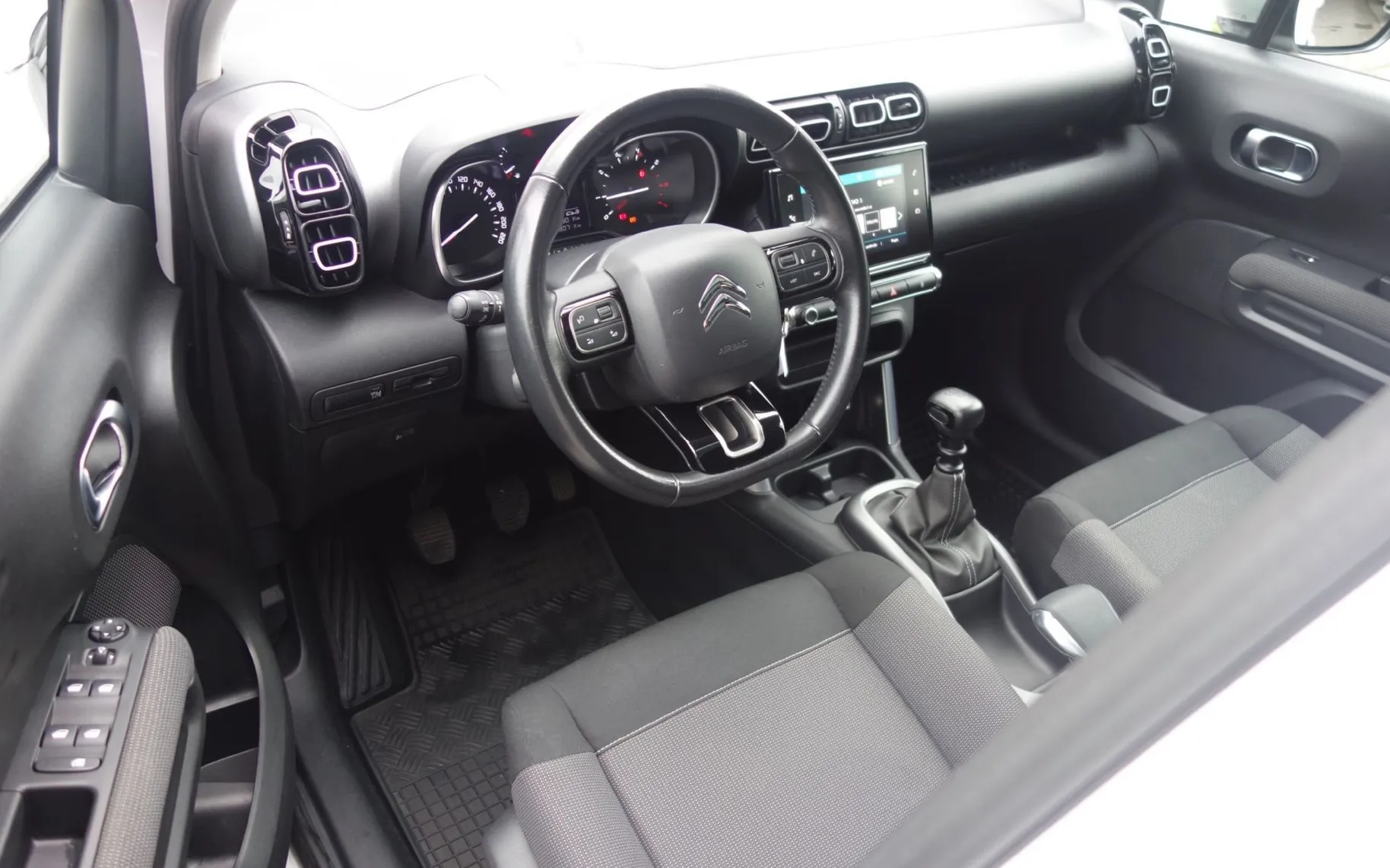 Zunanja slika - Citroën C3 Aircross - Shine PureTech 110 S S BVM6 - 7