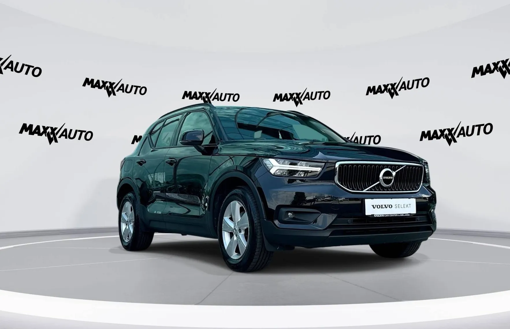 Zunanja slika - Volvo XC40 - T3 Momentum Avt. - 3